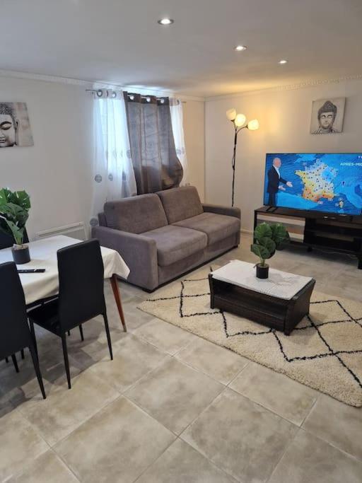Appartement En Residence Gagny Экстерьер фото