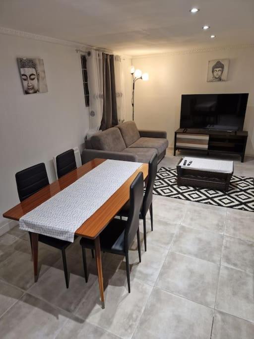 Appartement En Residence Gagny Экстерьер фото